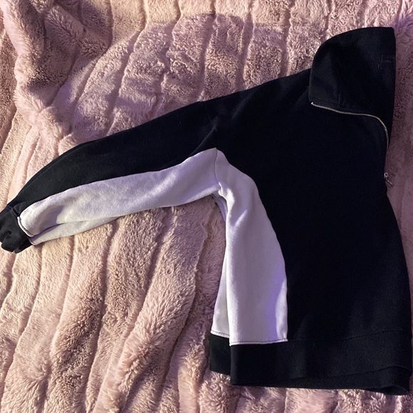 Black and white Half zip sweatshirt - Picture 2 of 3